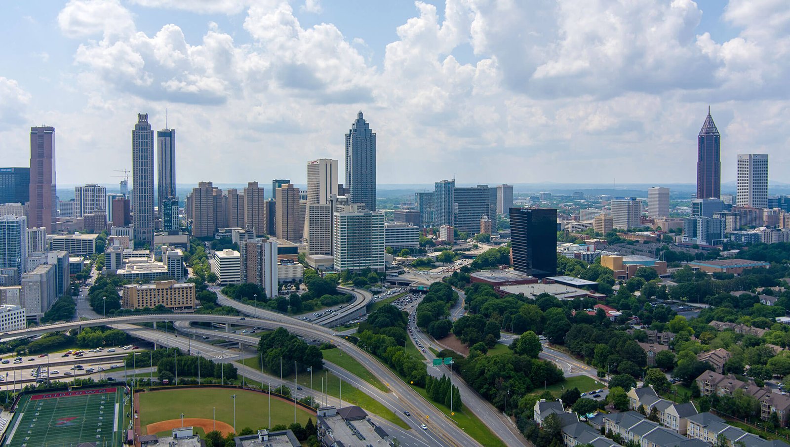 usiness advantages in Atlanta, showcasing its strategic location, thriving economy, and skilled workforce attracting companies for growth and success.