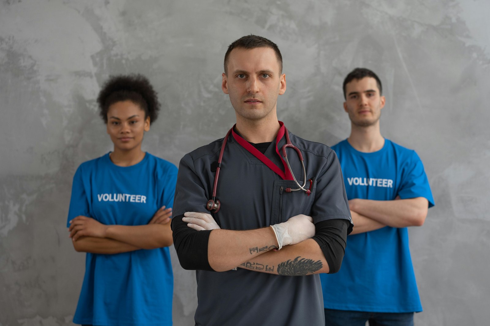 Healthcare professionals working in a modern Atlanta hospital, showcasing the city’s rapidly growing healthcare sector with new jobs and investment opportunities.